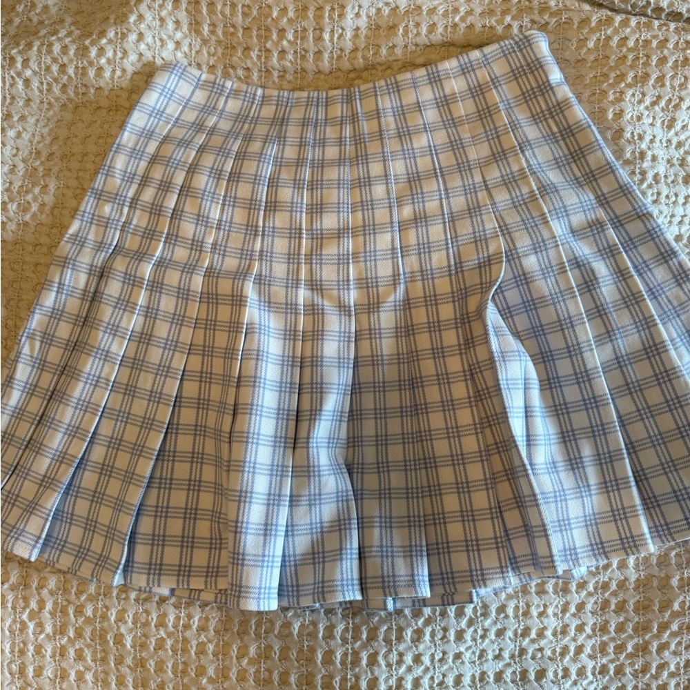 Brandy Melville Gray and White Pleated Skater Mini Skirt